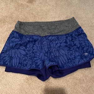 Women’s small MPG running shorts